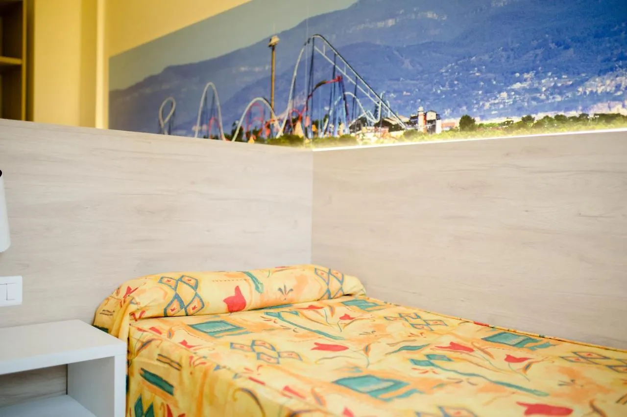 Festival Village Apartments Салоу
